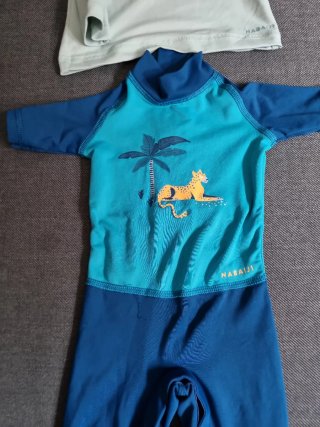 Camiseta baño 50+ protección solar