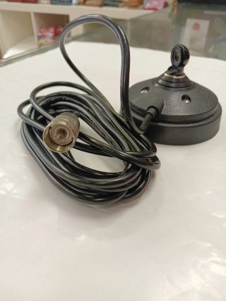 Base magnética para antena de radio