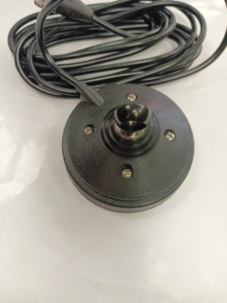 Base magnética para antena de radio