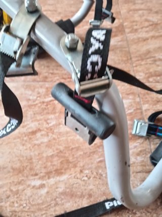 Porta bicicletas Peruzzo y placa V 20 homologada