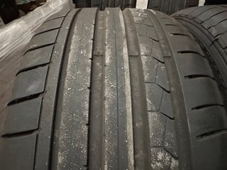 Neumático Dunlop 245 35 20