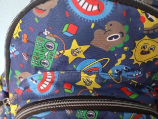 Mochila Totto con ruedas y estampado divertido