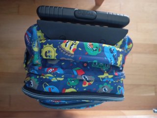 Mochila Totto con ruedas y estampado divertido