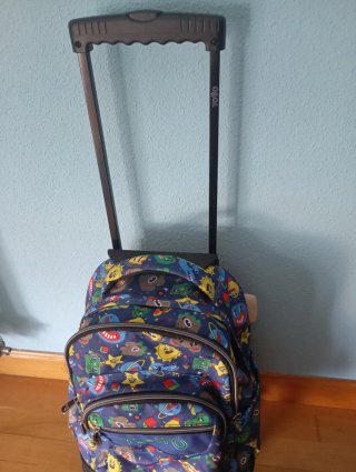 Mochila Totto con ruedas y estampado divertido