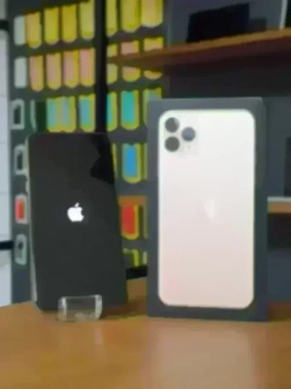 IPHONE 11 PRO MAX 64GB DORADO BATERIA 100%