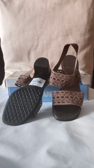 Sandalias de encaje marrón para mujer