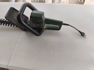 Cortasetos eléctrico