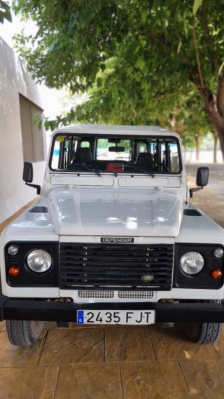 Land Rover Defender 2006