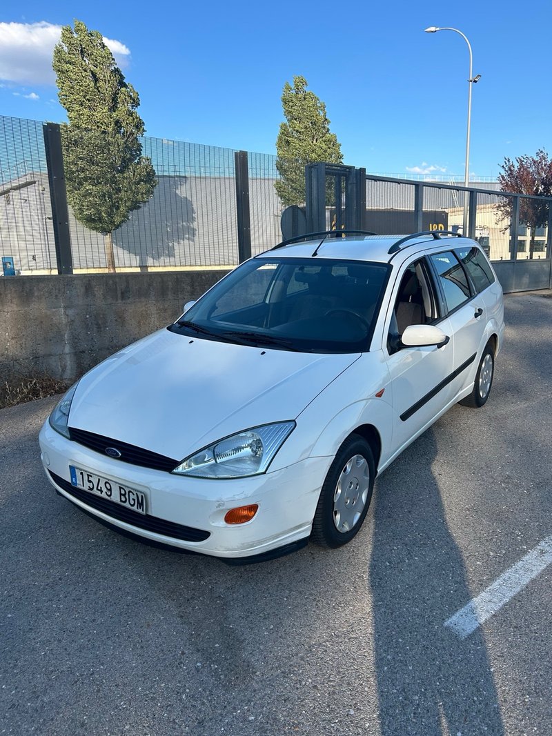 Ford Focus 2001 - foto 1