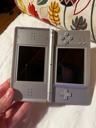 Nintendo DS Gris (sin batería ni lápiz)