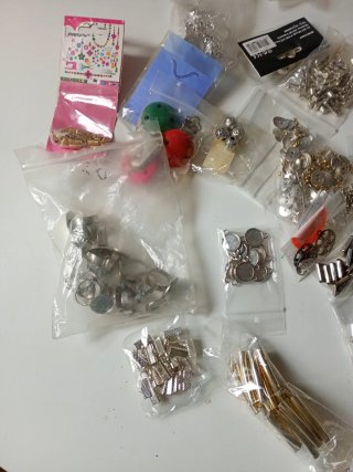 Lote 3 de abalorios y bisutería