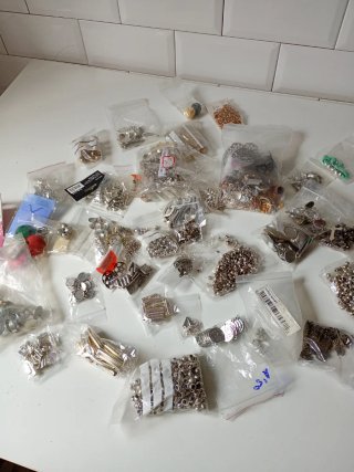Lote 3 de abalorios y bisutería