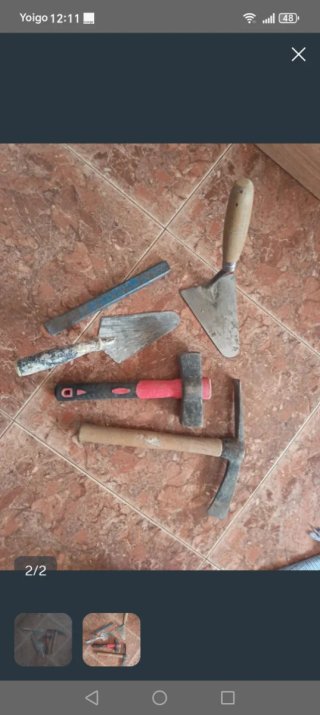 Herramientas de obra: paletas y mazos