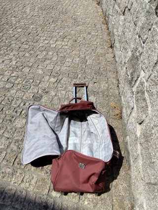 Bolsa de viaje marrón con ruedas