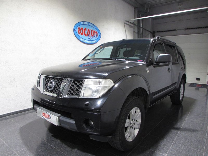 Nissan Pathfinder 2.5 DCI SE 7 PLZ - foto 1
