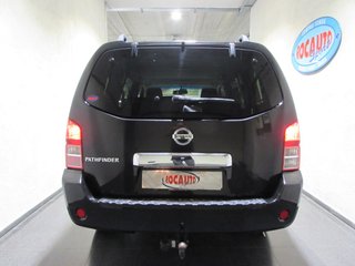 Nissan Pathfinder 2.5 DCI SE 7 PLZ