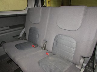 Nissan Pathfinder 2.5 DCI SE 7 PLZ