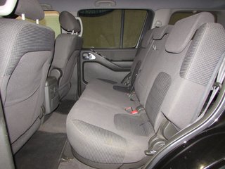 Nissan Pathfinder 2.5 DCI SE 7 PLZ
