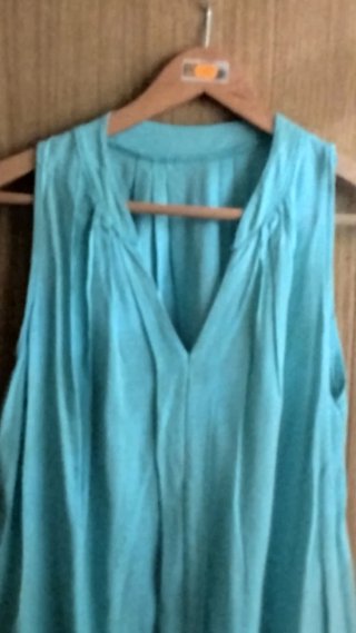 Blusa verde sin mangas talla S