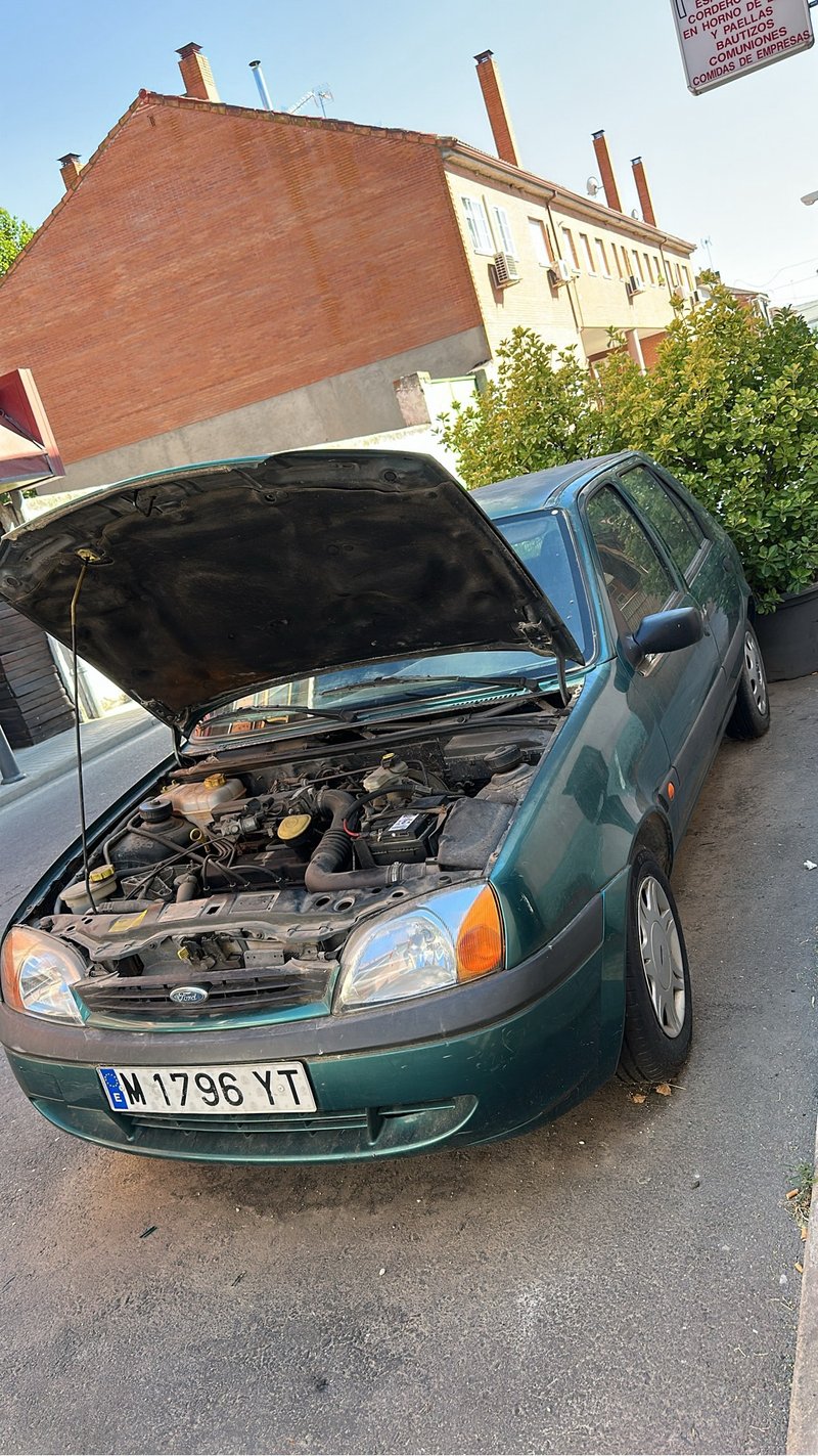 Ford Fiesta 2000 - foto 1