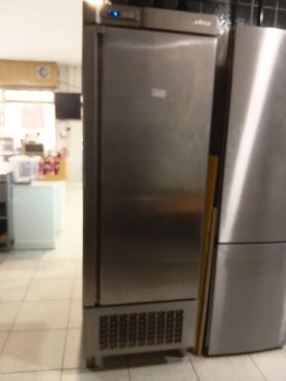 Nevera refrigeradora profesional