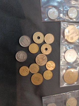 Lote de monedas variadas