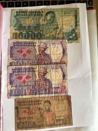 Lotto di 4 Banconote Madagascar