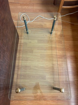 Mesa de centro de cristal y metal
