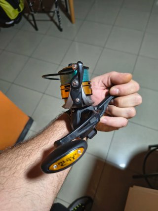 Carrete de pesca Black Cat