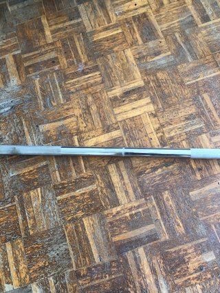 Barra para mancuernas y pesas: 177 cm.