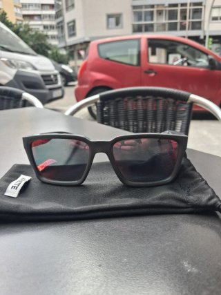 Gafas de sol Arnette grises y rosas