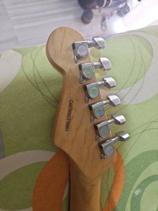 Guitarra Eléctrica Fender Squier STRAT