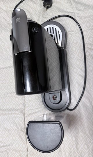 Cafetera Nespresso DeLonghi Negra