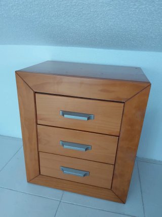 Cabecero y 2 mesillas de madera