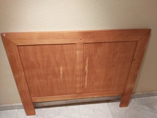 Cabecero y 2 mesillas de madera