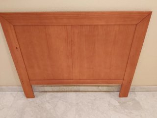 Cabecero y 2 mesillas de madera