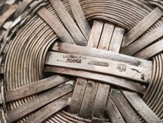 Antigua cesta metal trenzado plata o baño de plata