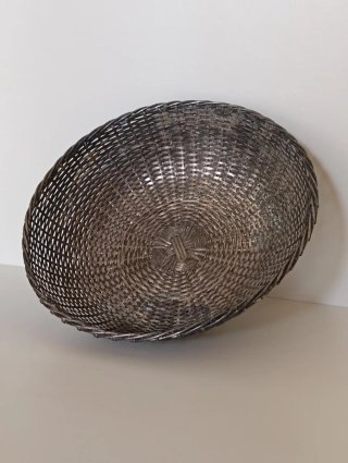 Antigua cesta metal trenzado plata o baño de plata