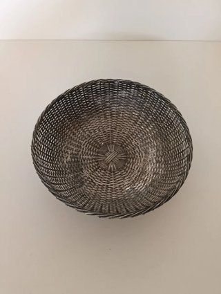Antigua cesta metal trenzado plata o baño de plata