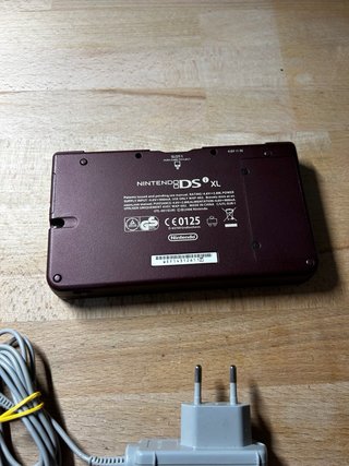 Nintendo DSi XL Rosso
