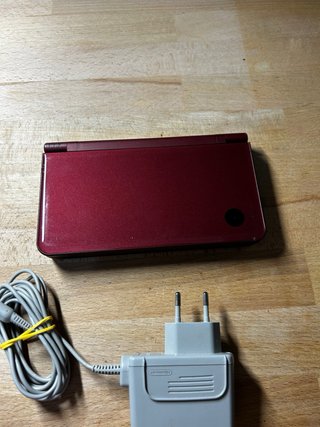 Nintendo DSi XL Rosso