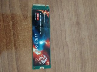 Carcasa NVMe UGREEN + Nvme Somnambulist 256GB