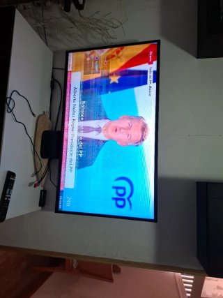 Samsung TV Negra Estropeada