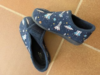 Zapatillas niño espacio cohetes