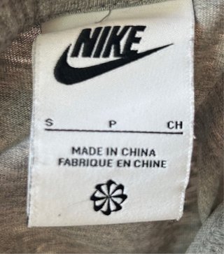 Camiseta Nike gris manga corta