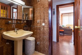 Piso en venta en La Carihuela en Torremolinos