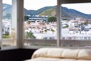 Piso en venta en La Carihuela en Torremolinos