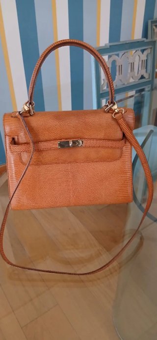 Borsa in pelle arancione con tracolla