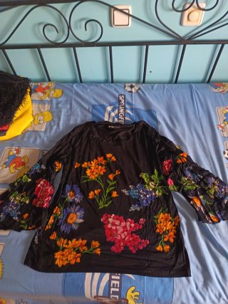Blusa Desigual floral manga acampanada