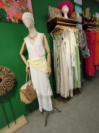 Se traspasa tienda de moda en funcionamiento